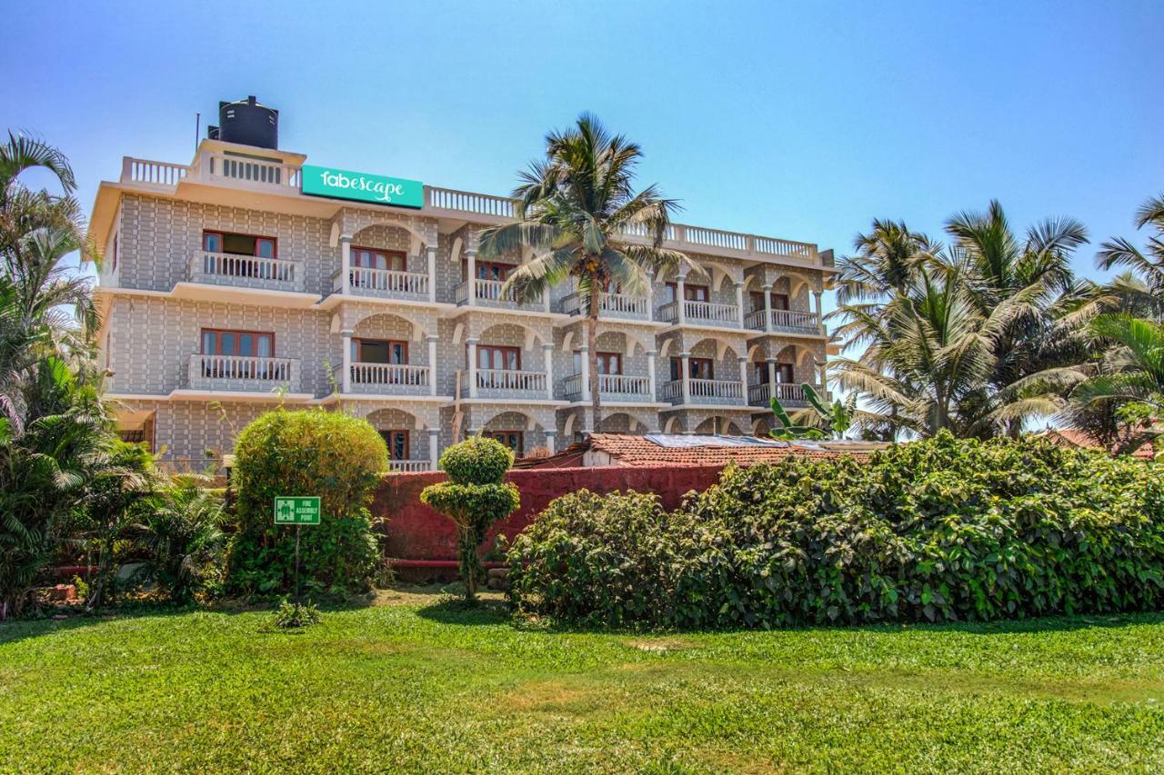 Larios Beach Holidays Resort バガ エクステリア 写真