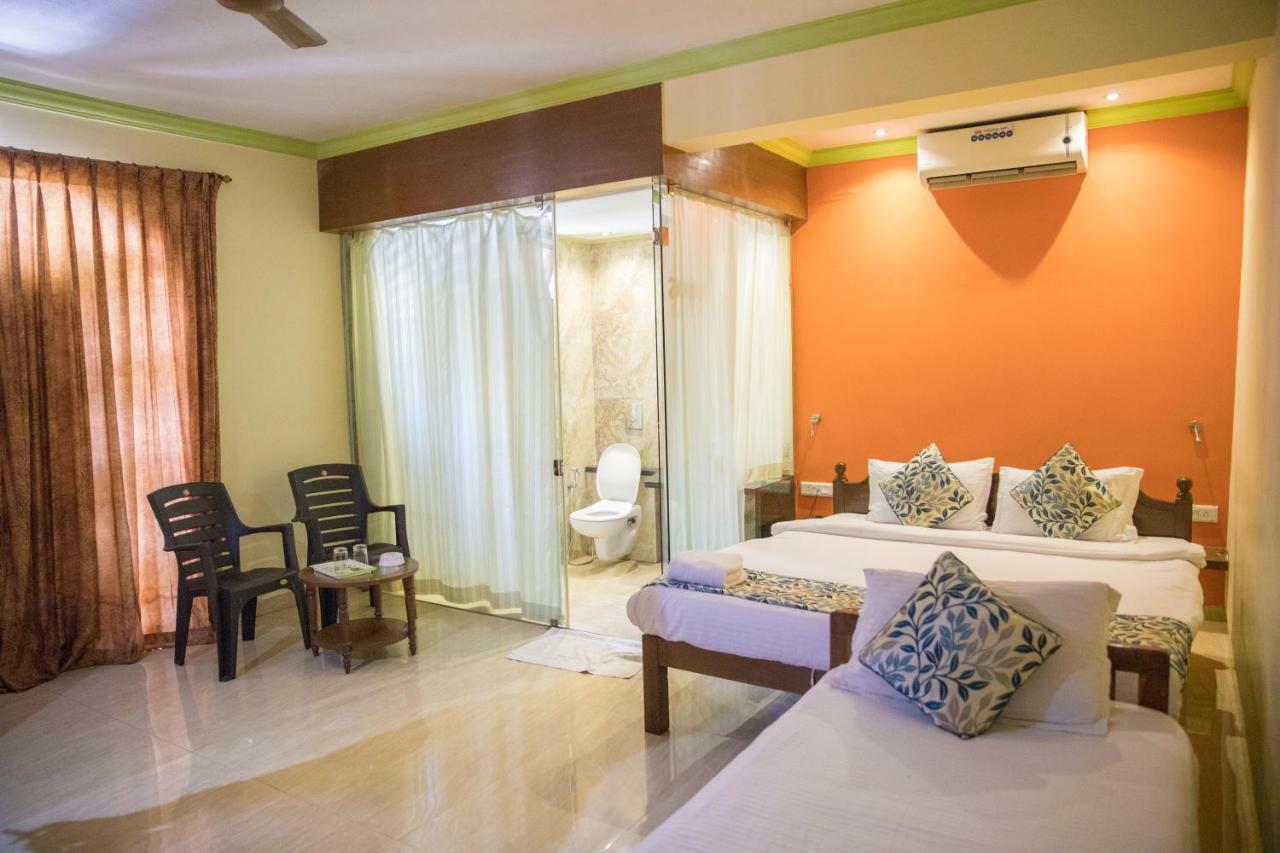 Larios Beach Holidays Resort バガ エクステリア 写真